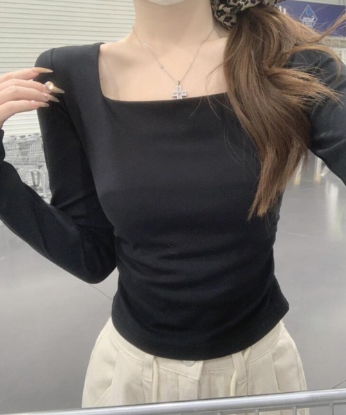 セール】シルエットが美しいスクエアネックロングスリーブトップス（T