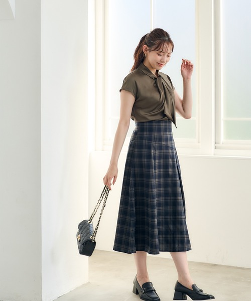12Twelve Agenda（トゥエルブ　アジェンダ）の「デザインタックチェック柄フレアスカート（スカート・レディース・ネイビー/ブラウン・M）」の12枚目の写真