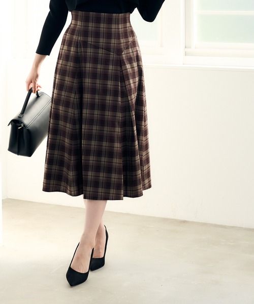 12Twelve Agenda（トゥエルブ　アジェンダ）の「デザインタックチェック柄フレアスカート（スカート・レディース・ネイビー/ブラウン・M）」の11枚目の写真