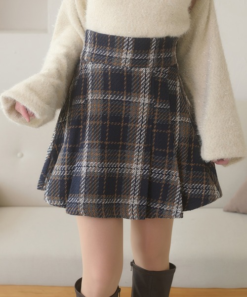 Ambre Neige(アンブルネージュ)の「plaid pattern flare mini skirt / チェックフレアミニスカート(スカート・レディース・ブラック/レッド系その他/ネイビー・FREE)」の1枚目の写真