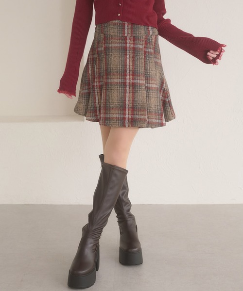 Ambre Neige(アンブルネージュ)の「plaid pattern flare mini skirt / チェックフレアミニスカート(スカート・レディース・ブラック/レッド系その他/ネイビー・FREE)」の3枚目の写真