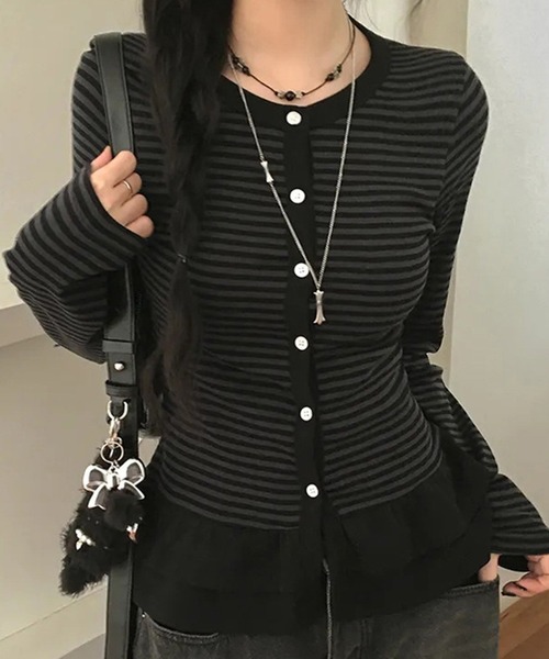 Chiina（チーナ）の「Chiina /ボーダー　フリルレイヤード長袖トップス（カーディガン/ボレロ・レディース・チャコールグレー/グレー/ブラック・FREE）」の3枚目の写真