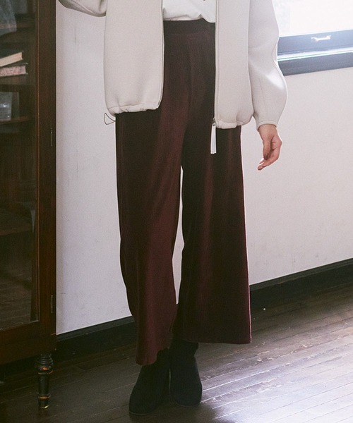 earth music&ecology（アースミュージックアンドエコロジー）の「コーデュロイタックパンツ（その他パンツ・レディース・アイボリー/ボルドー/ブラック・S/M）」の4枚目の写真