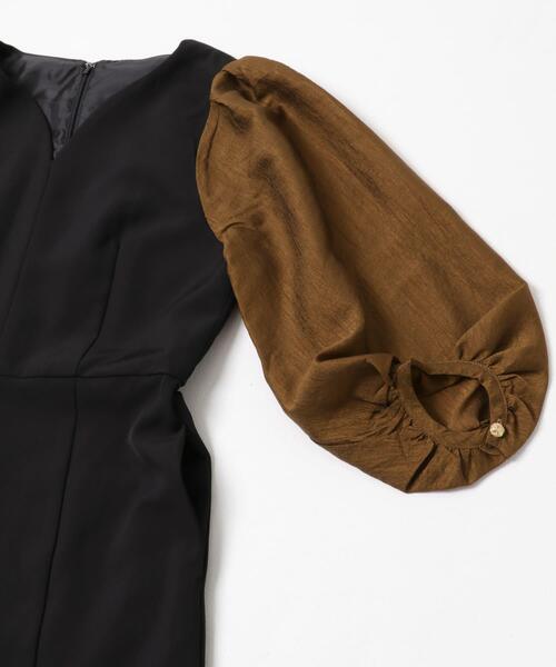 URBAN RESEARCH ROSSO WOMEN（アーバンリサーチ　ロッソ）の「ドッキングスリーブVネックワンピース（ワンピース・レディース・ブラック/カーキ・FREE）」の22枚目の写真