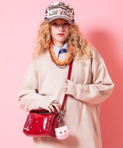 an meets zakka(アンミツザッカ)の「an meets zakka ジルコニア&ハートスタッズサイドギャザーフリル合成皮革2WAYショルダーハンドバッグ(ショルダーバッグ・レディース・ブラック/ライトピンク/ホワイト/レッド・ONESIZE)」の4枚目の写真