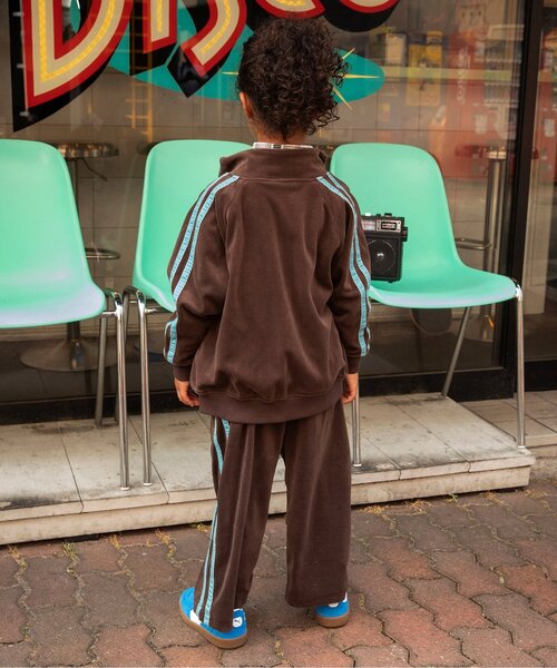 BREEZE（ブリーズ）の「【ジュニア対応】ベロアトラックジャケット(セットアップ可)（カーディガン/ボレロ・キッズ・ネイビー/ブラウン・90/100/110/140/150/120/130）」の4枚目の写真