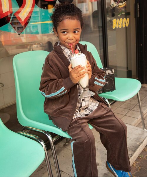 BREEZE（ブリーズ）の「【ジュニア対応】ベロアトラックジャケット(セットアップ可)（カーディガン/ボレロ・キッズ・ネイビー/ブラウン・90/100/110/140/150/120/130）」の6枚目の写真