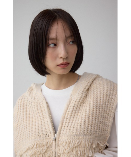 AZUL by moussy（アズールバイマウジー）の「ZIPフーディループニットベスト（ベスト・レディース・アイボリー/グレー/ブラウン・FREE）」の4枚目の写真