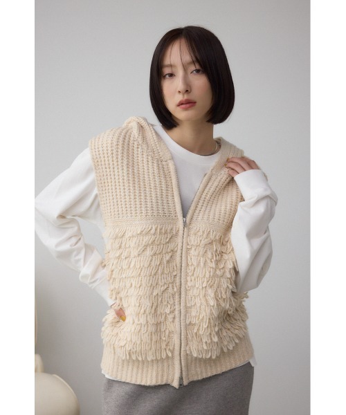 AZUL by moussy（アズールバイマウジー）の「ZIPフーディループニットベスト（ベスト・レディース・アイボリー/グレー/ブラウン・FREE）」の5枚目の写真