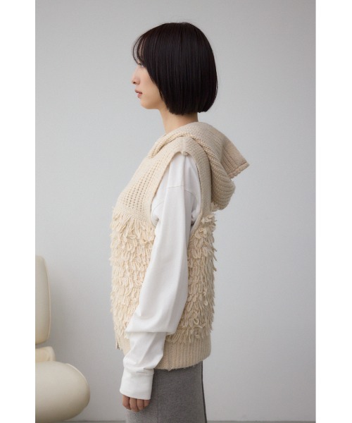 AZUL by moussy（アズールバイマウジー）の「ZIPフーディループニットベスト（ベスト・レディース・アイボリー/グレー/ブラウン・FREE）」の8枚目の写真