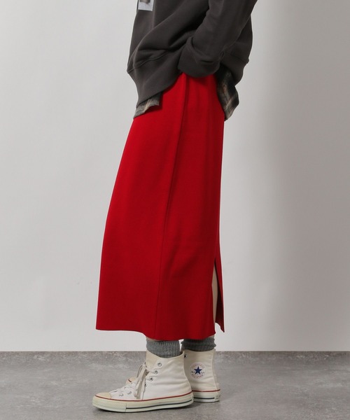 LAKOLE（ラコレ）の「＜選べる着丈＞12ゲージ総針ニットナロースカート / 607508（スカート・レディース・レッド/モカ/ブラック・LARGE/MEDIUM）」の21枚目の写真