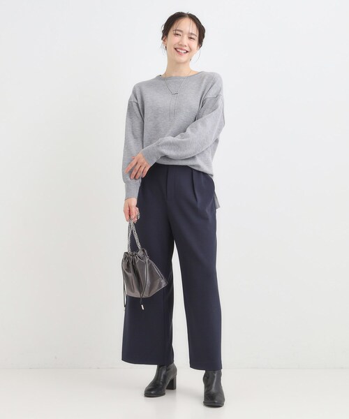 SHOO・LA・RUE（シューラルー）の「【洗濯機可/毛玉レス】アウトスタイルもきれいに決まる サイドスリットニット【CIRCRIC】（ニット/セーター・レディース・ダークブラウン/グリーン系/レッド系/ブラック/ホワイト系5/グレー・04/03/02/01）」の9枚目の写真