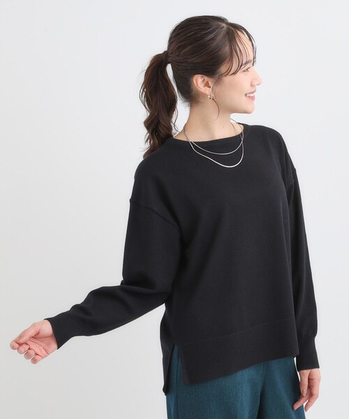 SHOO・LA・RUE（シューラルー）の「【洗濯機可/毛玉レス】アウトスタイルもきれいに決まる サイドスリットニット【CIRCRIC】（ニット/セーター・レディース・ダークブラウン/グリーン系/レッド系/ブラック/ホワイト系5/グレー・04/03/02/01）」の12枚目の写真