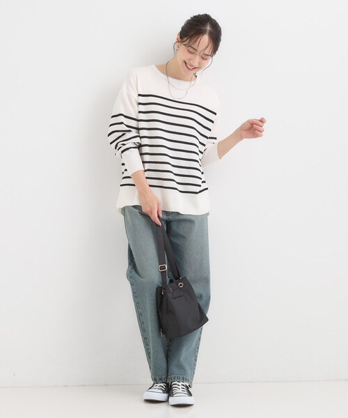 SHOO・LA・RUE(シューラルー)の「【洗濯機可/毛玉レス】アウトスタイルもきれいに決まる サイドスリットニット【CIRCRIC】(ニット/セーター・レディース・ダークブラウン/グリーン系/レッド系/ブラック/ホワイト系5/グレー・04/03/02/01)」の8枚目の写真