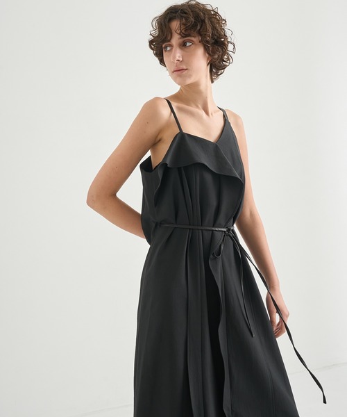 CITY TOKYO（シティトウキョウ）の「Leather Belted Camisole Dress/レザーベルテッドキャミソールドレス/ワンピース（ワンピース・レディース・ブラック/キナリ・1/2）」の13枚目の写真