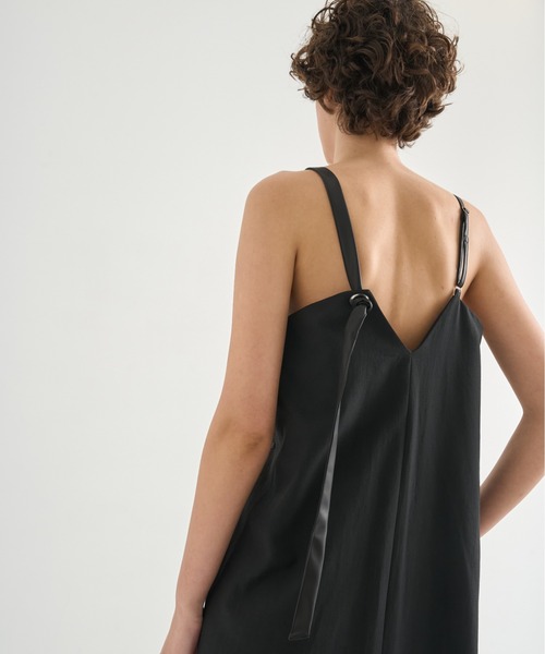CITY TOKYO（シティトウキョウ）の「Leather Belted Camisole Dress/レザーベルテッドキャミソールドレス/ワンピース（ワンピース・レディース・ブラック/キナリ・1/2）」の17枚目の写真