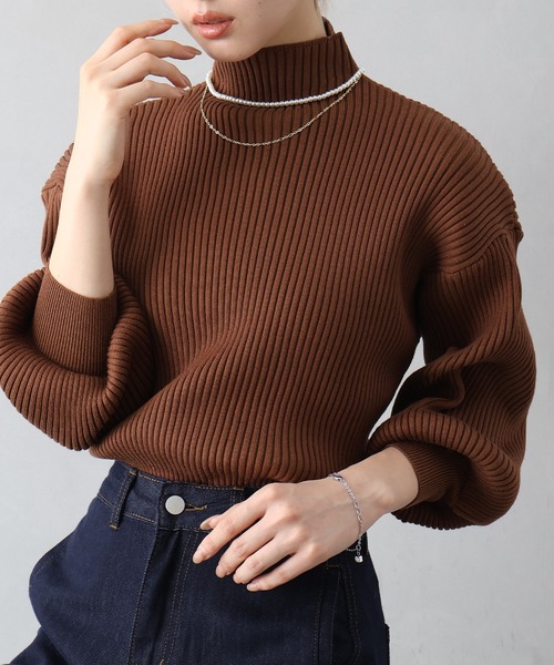 SpRay(スプレイ)の「ボリューム袖ボトルネックニット(ニット/セーター・レディース・ブラウン/ボルドー/グレー/ブラック/アイボリー/ダークブルー/グリーン・FREE)」の4枚目の写真