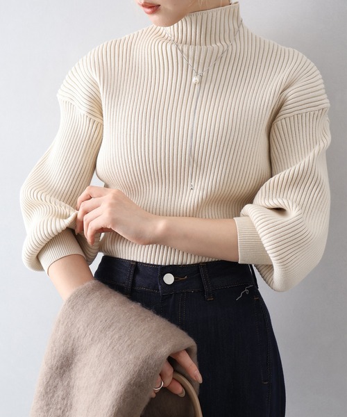 SpRay(スプレイ)の「ボリューム袖ボトルネックニット(ニット/セーター・レディース・ブラウン/ボルドー/グレー/ブラック/アイボリー/ダークブルー/グリーン・FREE)」の2枚目の写真