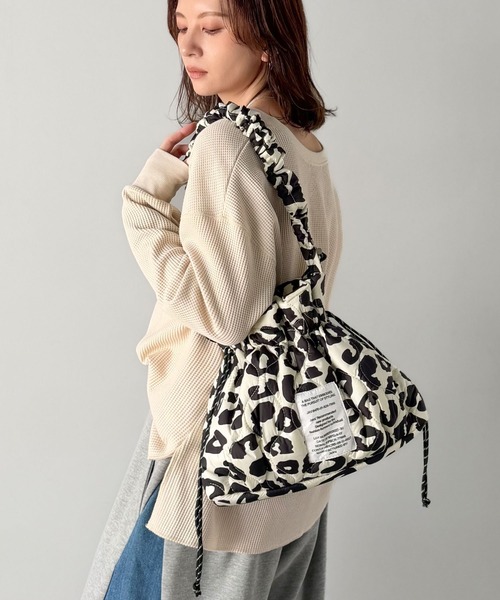 Java(ジャバ)の「《JaVaジャバコラボ》2wayシルエットでシーンを選ばず活躍♪キルティングパフィドロストバッグ(ショルダーバッグ・レディース・ブラウン/ブラック/アイボリー・ONE SIZE)」の19枚目の写真