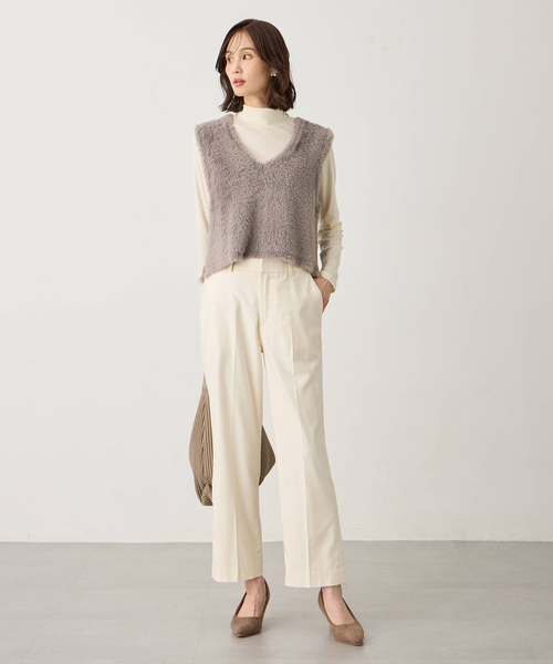 A/C DESIGN BY ALPHA CUBIC（エーシーデザインバイアルファキュービック）の「【今年らしさが叶うキーアイテム】ファーVネックベスト（カーディガン/ボレロ・レディース・ライトグレー/ブラック・L/M）」の9枚目の写真