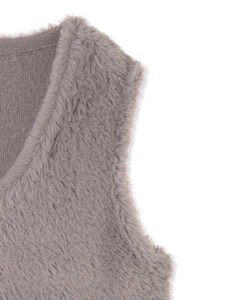 A/C DESIGN BY ALPHA CUBIC（エーシーデザインバイアルファキュービック）の「【今年らしさが叶うキーアイテム】ファーVネックベスト（カーディガン/ボレロ・レディース・ライトグレー/ブラック・L/M）」の18枚目の写真