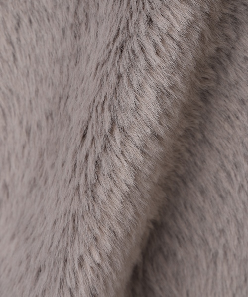 A/C DESIGN BY ALPHA CUBIC（エーシーデザインバイアルファキュービック）の「【今年らしさが叶うキーアイテム】ファーVネックベスト（カーディガン/ボレロ・レディース・ライトグレー/ブラック・L/M）」の19枚目の写真