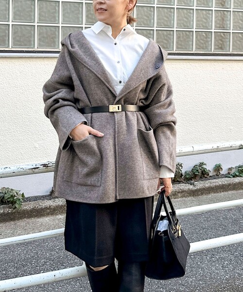 Rie Miller(リエミラー)の「ハーフ丈フーディー リバー風ニットコート(その他アウター・レディース・サックスブルー/ベージュ/グレー・38)」の1枚目の写真
