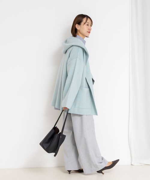 Rie Miller(リエミラー)の「ハーフ丈フーディー リバー風ニットコート(その他アウター・レディース・サックスブルー/ベージュ/グレー・38)」の4枚目の写真