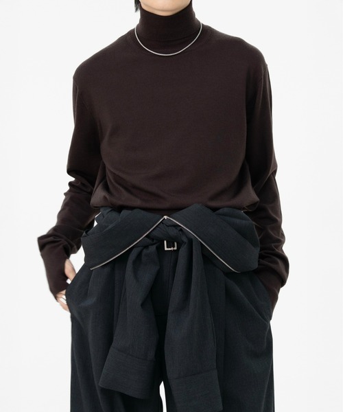 LAPIIS（ラピス）の「MERINO WOOL THUMBHOLE TURTLENECK KNIT（ニット/セーター・メンズ・ブラック/チャコールグレー/ブラウン/ブルー・MEDIUM/LARGE）」の22枚目の写真