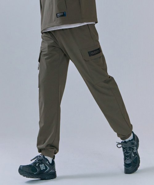 CHASECULT(チェイスカルト)の「共用ストレッチカーゴジョガーパンツ-CERU2218B0V(スウェットパンツ・メンズ・カーキ・70/76/82/86)」の4枚目の写真
