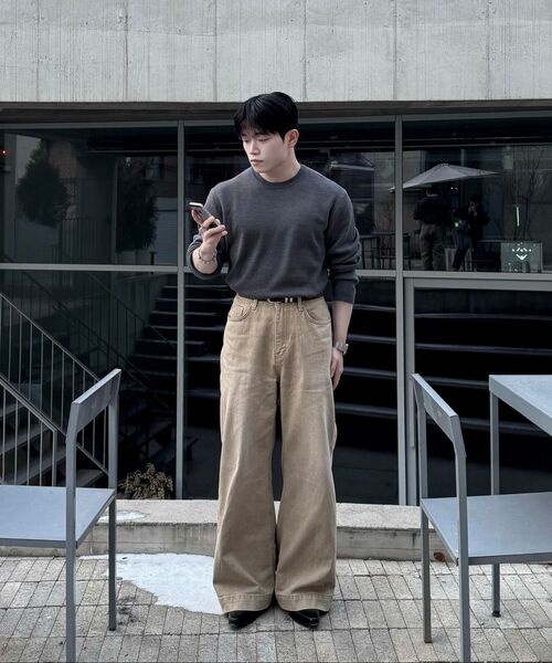 MUSINSA STANDARD（ムシンサスタンダード）の「ミニマルクルーネックニット[ミディアムグレー]（ニット/セーター・メンズ・その他・SMALL/MEDIUM/LARGE/X-LARGE/XX-LARGE）」の8枚目の写真