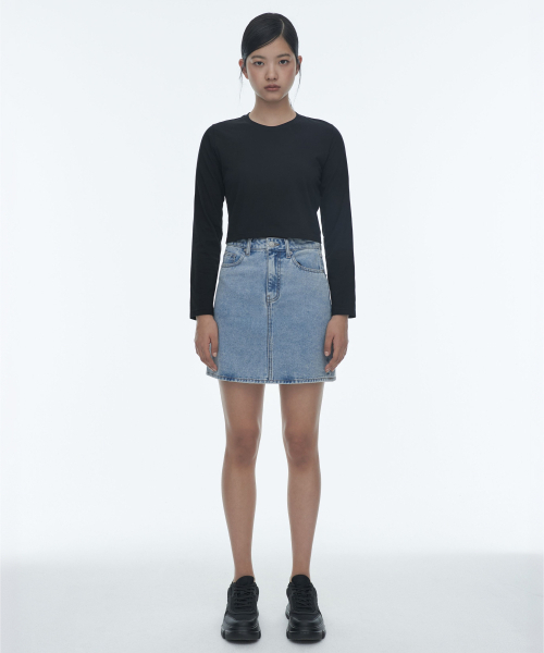 MUSINSA STANDARD WOMAN(ムシンサスタンダードウーマン)の「レディースデニムミニスカート【ライトインディゴ】(スカート・レディース・その他・X-SMALL/SMALL/MEDIUM/LARGE)」の1枚目の写真