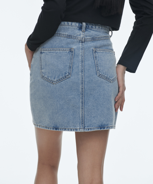 MUSINSA STANDARD WOMAN(ムシンサスタンダードウーマン)の「レディースデニムミニスカート【ライトインディゴ】(スカート・レディース・その他・X-SMALL/SMALL/MEDIUM/LARGE)」の10枚目の写真