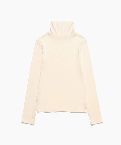 TTUDEMENT(トュードメント)の「ROLL-NECK LONG SLEEVE TOP CREAM(Tシャツ/カットソー・レディース・その他・FREE)」の4枚目の写真