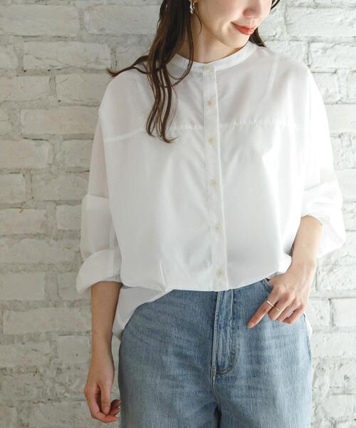 URBAN RESEARCH Sonny Label(アーバンリサーチサニーレーベル)の「『WEB限定』フロントタックバンドカラーシャツ(シャツ/ブラウス・レディース・ブルー/ライトベージュ/ホワイト系その他/ホワイト/ドット・FREE)」の2枚目の写真