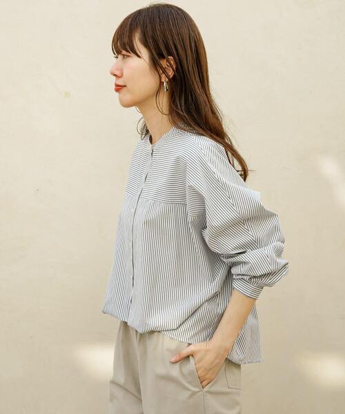 URBAN RESEARCH Sonny Label(アーバンリサーチサニーレーベル)の「『WEB限定』フロントタックバンドカラーシャツ(シャツ/ブラウス・レディース・ブルー/ライトベージュ/ホワイト系その他/ホワイト/ドット・FREE)」の10枚目の写真