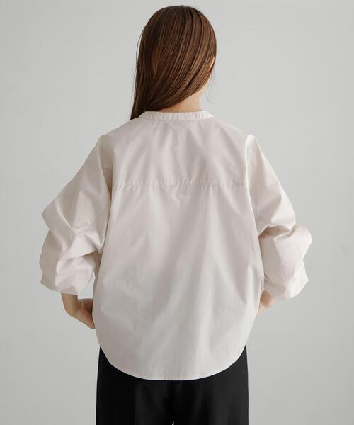 URBAN RESEARCH Sonny Label(アーバンリサーチサニーレーベル)の「『WEB限定』フロントタックバンドカラーシャツ(シャツ/ブラウス・レディース・ブルー/ライトベージュ/ホワイト系その他/ホワイト/ドット・FREE)」の15枚目の写真