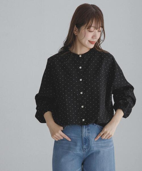 URBAN RESEARCH Sonny Label(アーバンリサーチサニーレーベル)の「『WEB限定』フロントタックバンドカラーシャツ(シャツ/ブラウス・レディース・ブルー/ライトベージュ/ホワイト系その他/ホワイト/ドット・FREE)」の20枚目の写真