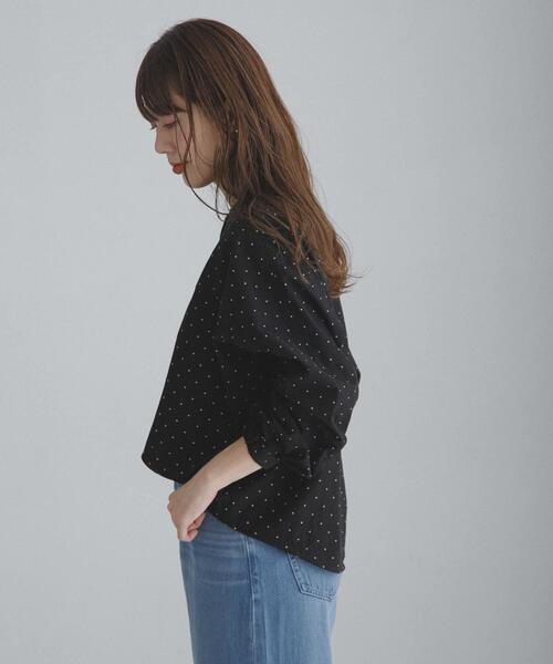 URBAN RESEARCH Sonny Label(アーバンリサーチサニーレーベル)の「『WEB限定』フロントタックバンドカラーシャツ(シャツ/ブラウス・レディース・ブルー/ライトベージュ/ホワイト系その他/ホワイト/ドット・FREE)」の21枚目の写真