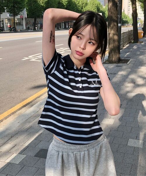 MUCENT(ムセント)の「ダリアストライプカラー半袖Tシャツ(ポロシャツ・レディース・ネイビー・FREE)」の6枚目の写真