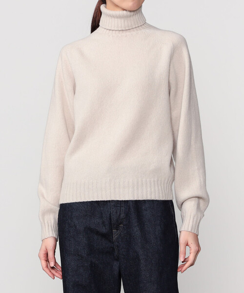 Morris & Sons（モリスアンドサンズ）の「MORRIS & SONS | ジーロンラム タートルネックニット WOMEN（ニット/セーター・レディース・ブラック/レッド/ベージュ系その他/ベージュ・0/00）」の10枚目の写真