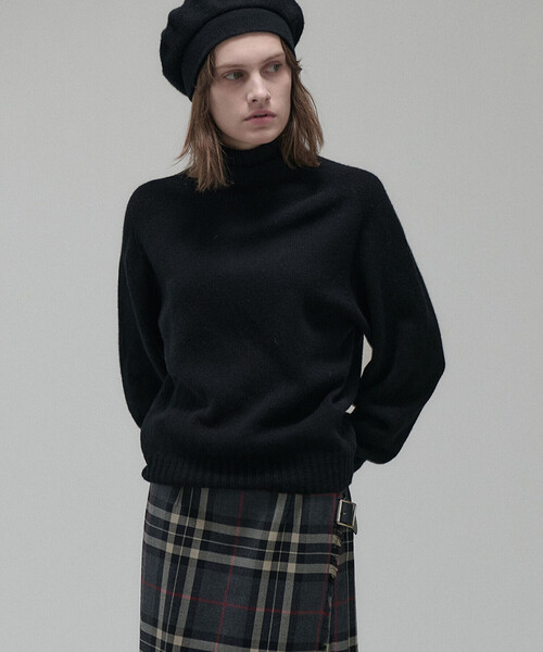 Morris & Sons（モリスアンドサンズ）の「MORRIS & SONS | ジーロンラム タートルネックニット WOMEN（ニット/セーター・レディース・ブラック/レッド/ベージュ系その他/ベージュ・0/00）」の6枚目の写真