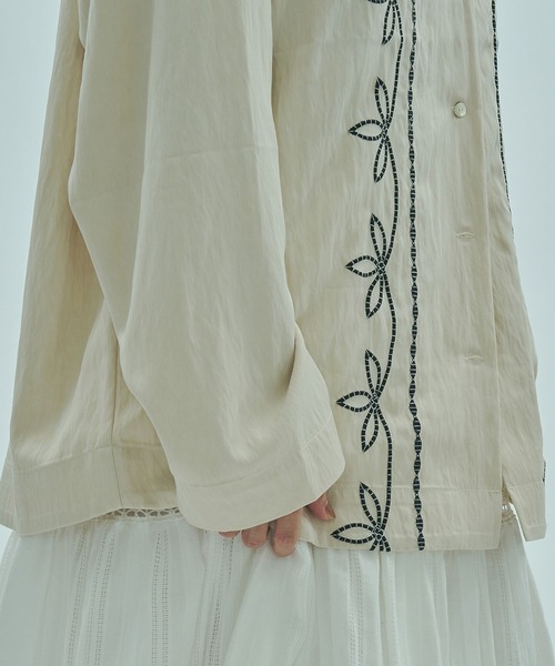 ROSE BUD（ローズバッド）の「(mag.by c)EMBROIDERY SHIRT（シャツ/ブラウス・レディース・オフホワイト/ブラック・ONE SIZE）」の11枚目の写真