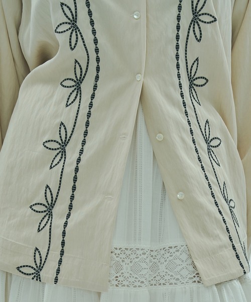 ROSE BUD（ローズバッド）の「(mag.by c)EMBROIDERY SHIRT（シャツ/ブラウス・レディース・オフホワイト/ブラック・ONE SIZE）」の12枚目の写真