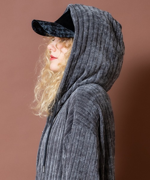 a.p.o.v.(エーピーオービー)の「a.p.o.v. ベルベットタッチケーブルテイストリブニットオーバーサイズジップアップパーカー(パーカー・メンズ・チャコール/ブラウン/ブラック・ONESIZE)」の9枚目の写真