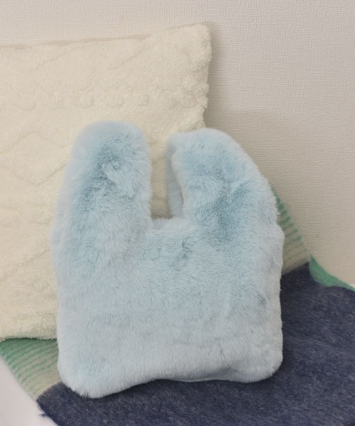TONE SELECT GOODS(トーンセレクトグッズ)の「【float】カラバリ もこもこ フェイクファー トートバッグ【18色展開】(トートバッグ・レディース・ブラック/カーキ/ライトブルー/スモークピンク/グレー/アッシュブラウン/ダークグリーン/フューシャピンク/ホワイト/コーラルピンク/レッド/イエロー/ベビーピンク/アイボリー/ブラウン/ライトグレー/ブルー/オフホワイト・FREE)」の11枚目の写真