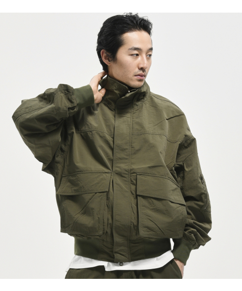 EXTRAORDINARY(エクストラオーディナリー)の「PUCKERING POCKET JUMPER KHAKI(ナイロンジャケット・メンズ・その他・X-LARGE/LARGE/MEDIUM)」の1枚目の写真