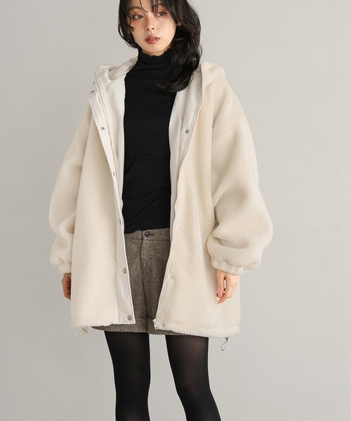 itto...(イット)の「ボアビッグシルエット フード付ロングブルゾン(ブルゾン・レディース・アイボリー/ブラック・M)」の4枚目の写真