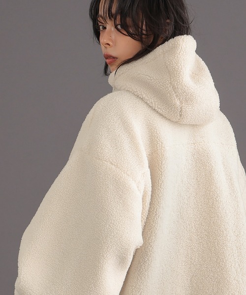itto...(イット)の「ボアビッグシルエット フード付ロングブルゾン(ブルゾン・レディース・アイボリー/ブラック・M)」の8枚目の写真