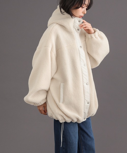 itto...(イット)の「ボアビッグシルエット フード付ロングブルゾン(ブルゾン・レディース・アイボリー/ブラック・M)」の12枚目の写真